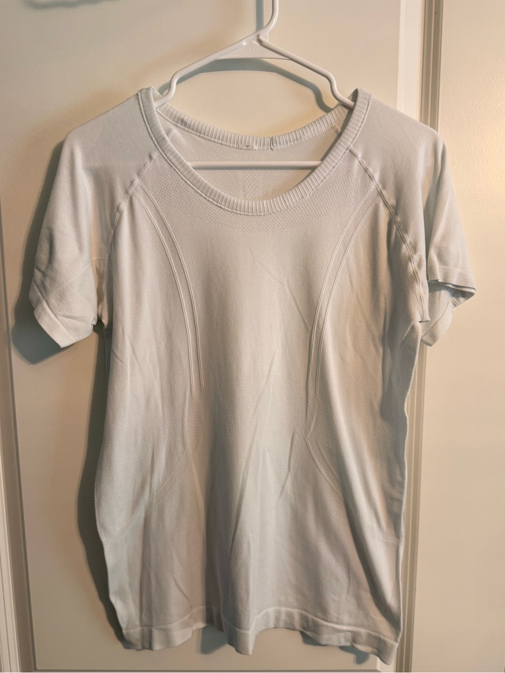 Classic Women's White Short-Sleeve Scoop Neck athletic top